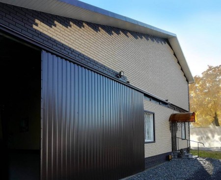 stoun-haus-kirpich-foto-1